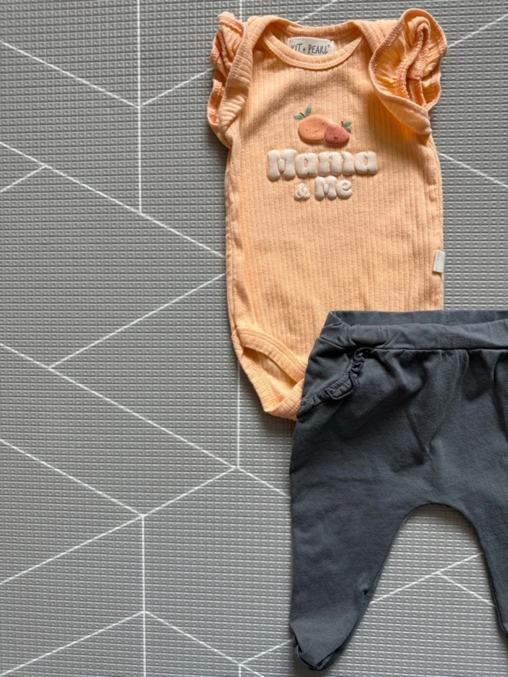 Kit + Pearl|Baby girl set,Peach Ribbed Onesie with Fruit Applique MAMA & ME•••